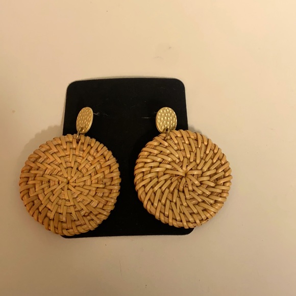 Jewelry - Classic rattan looking  earrings. Fabulous with Lily Pulitzer tops and dresses.